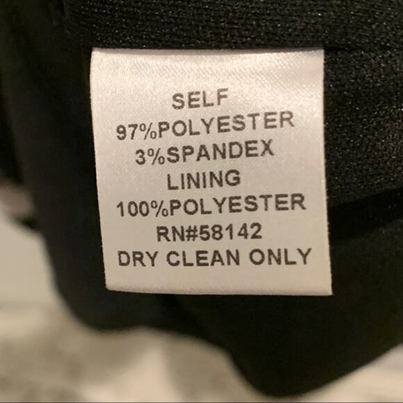 London times black and white leaf pattern dress. Size 8P back zip Gathered - Picture 9 of 9